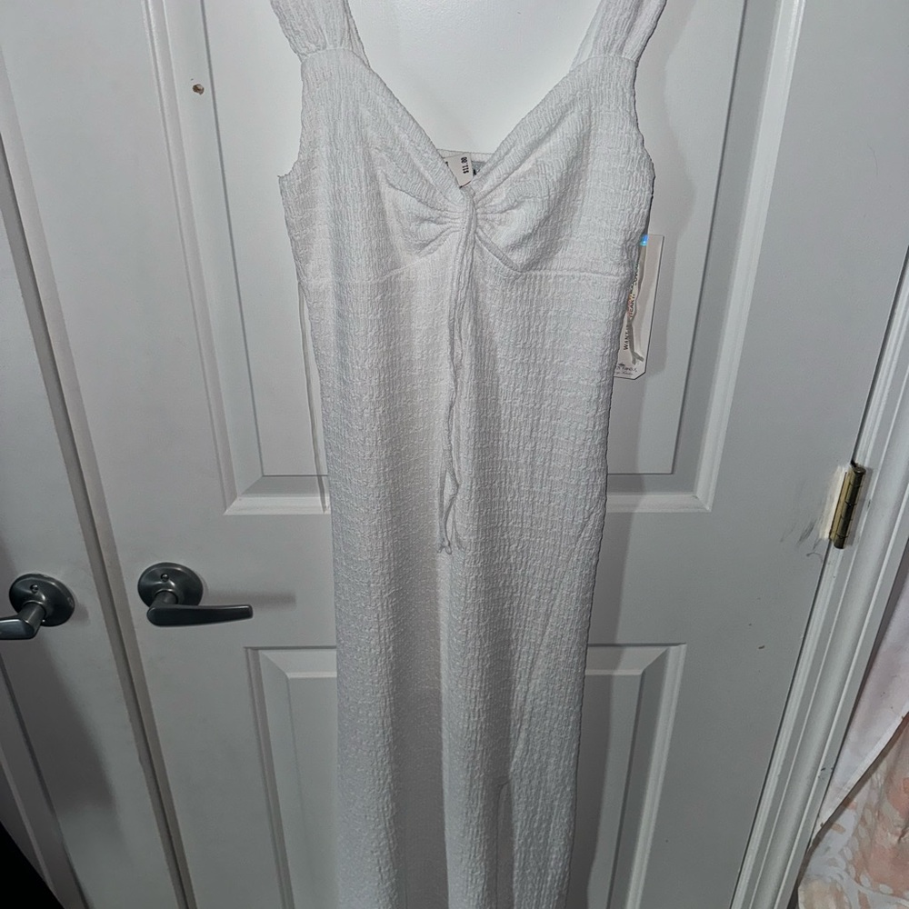 Almost Famous White Chemise with V-Neck and Ruching
